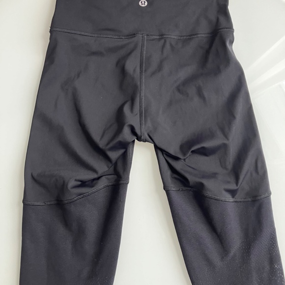 Lululemon leggings size 4 - Picture 4 of 6
